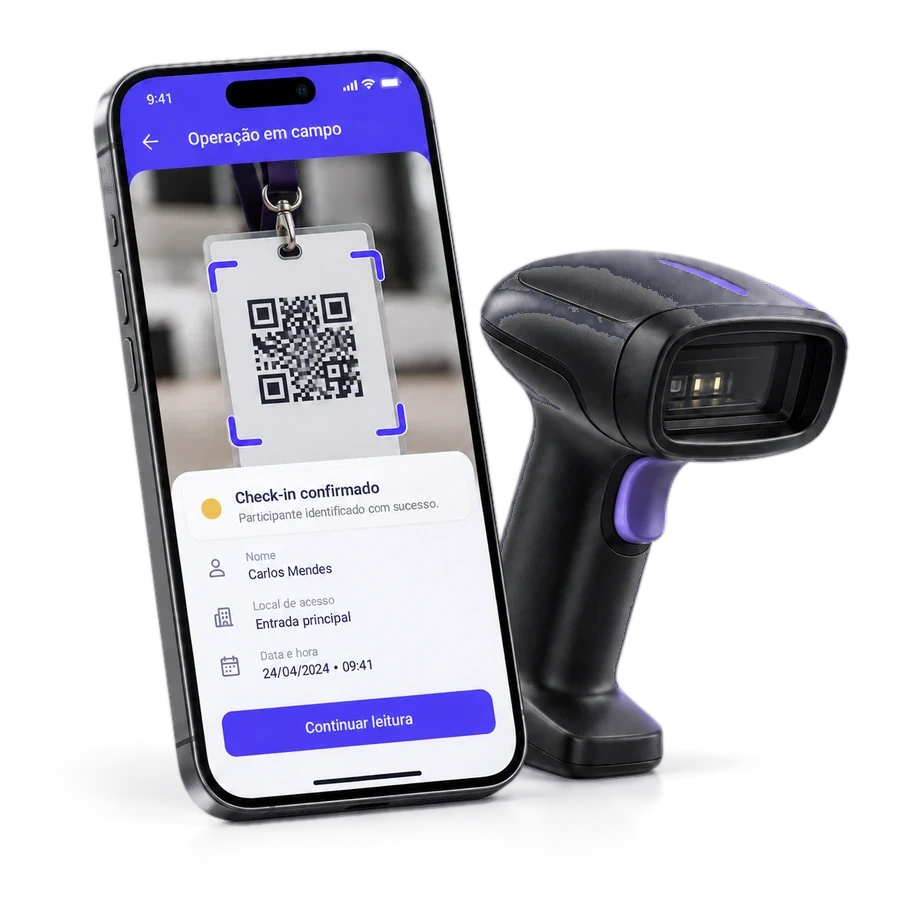 Aplicativo Majoo Staff no celular, lendo o QR Code do app do participante, ao lado de um leitor.